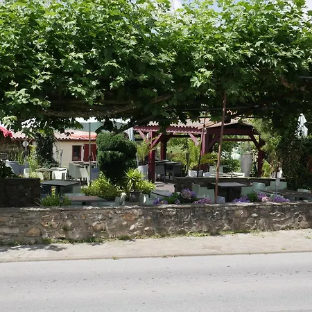 Hotel Restaurant Trabenia 3* Ascain